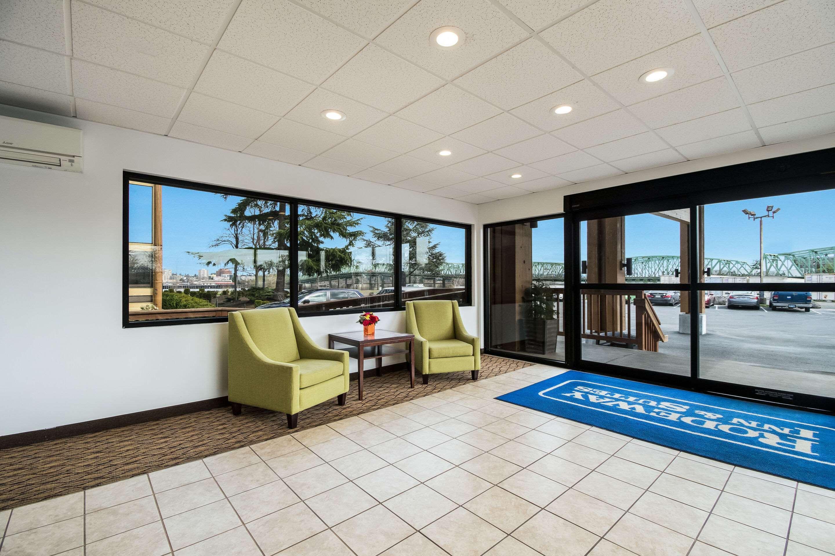 Rodeway Inn & Suites Portland - Jantzen Beach Eksteriør billede