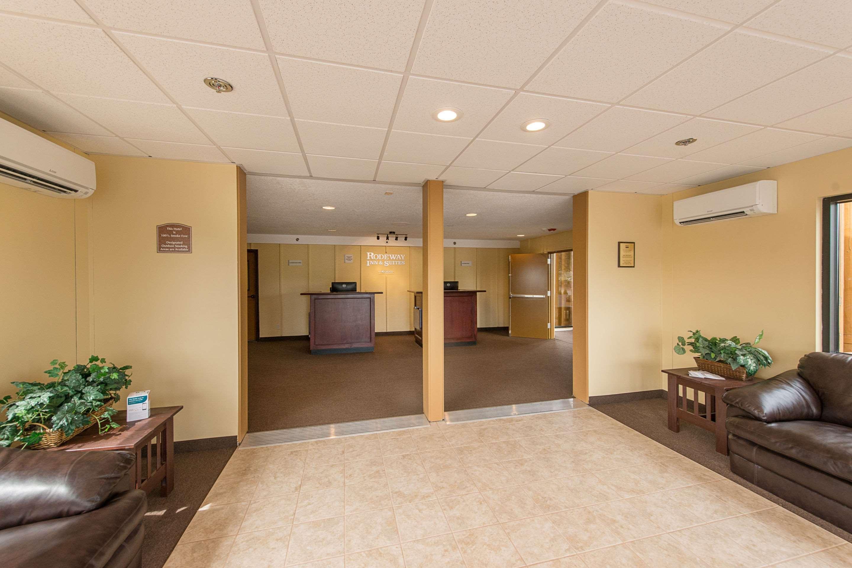 Rodeway Inn & Suites Portland - Jantzen Beach Eksteriør billede