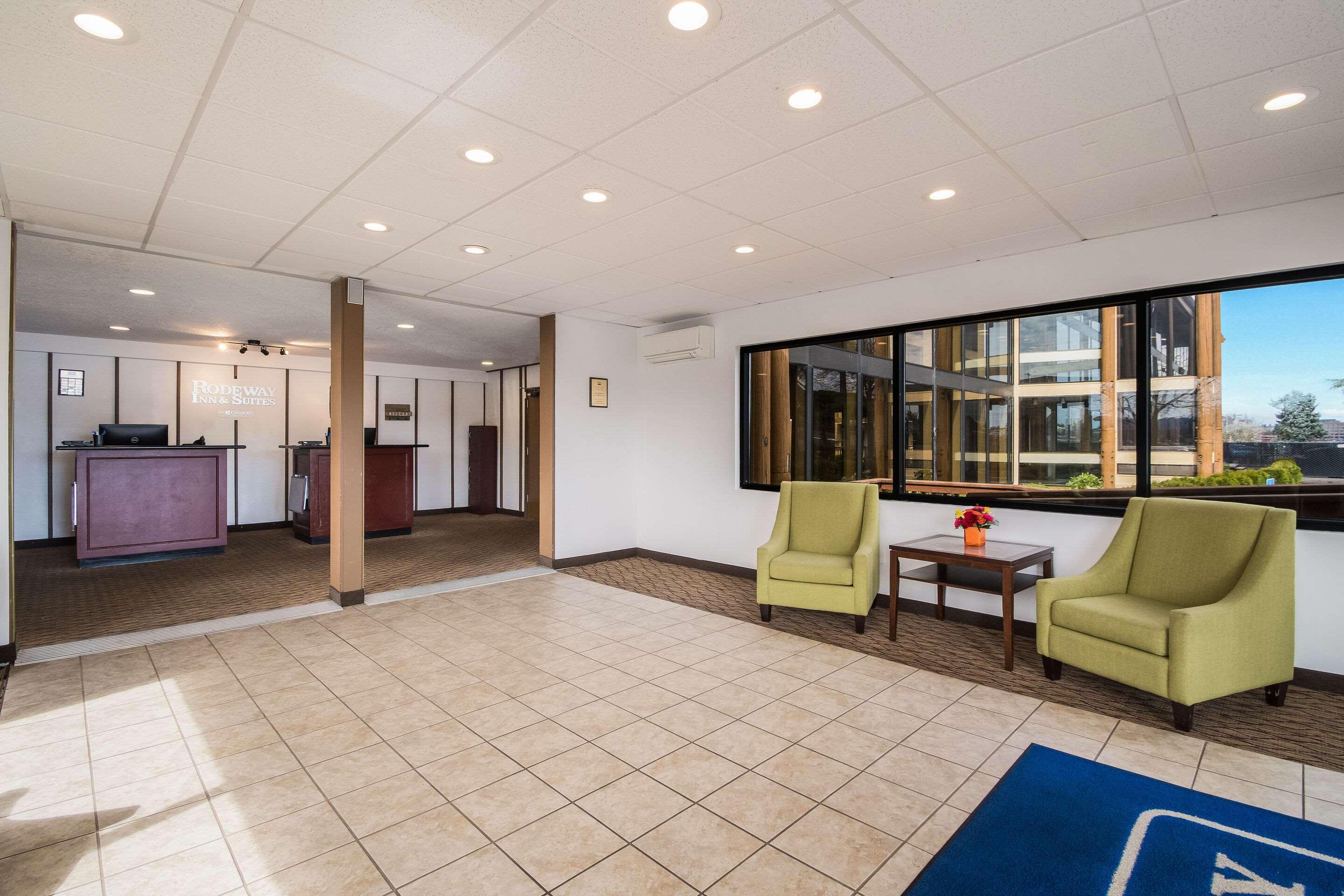 Rodeway Inn & Suites Portland - Jantzen Beach Eksteriør billede