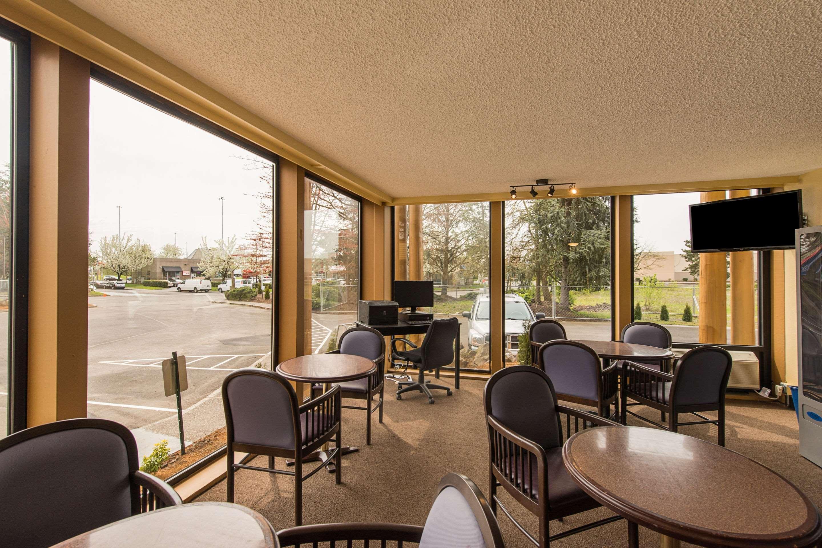 Rodeway Inn & Suites Portland - Jantzen Beach Eksteriør billede